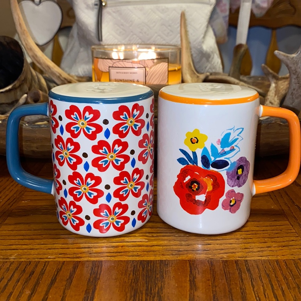 Pioneer woman salt and pepper shakers